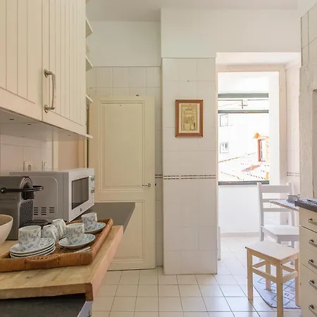 Spacious Alfama Duplex, By Timecooler Διαμέρισμα