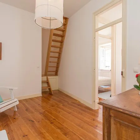 Spacious Alfama Duplex, By Timecooler Lizbona