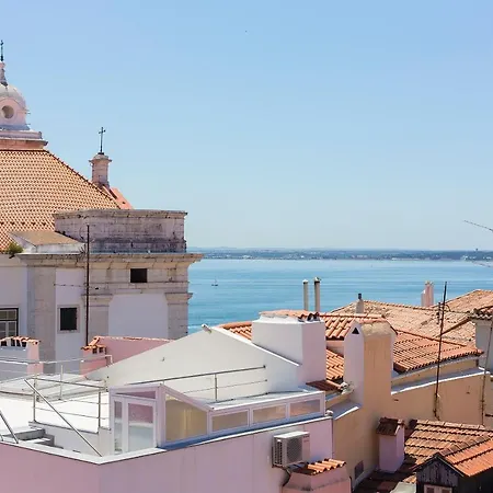 Spacious Alfama Duplex, By Timecooler リスボン